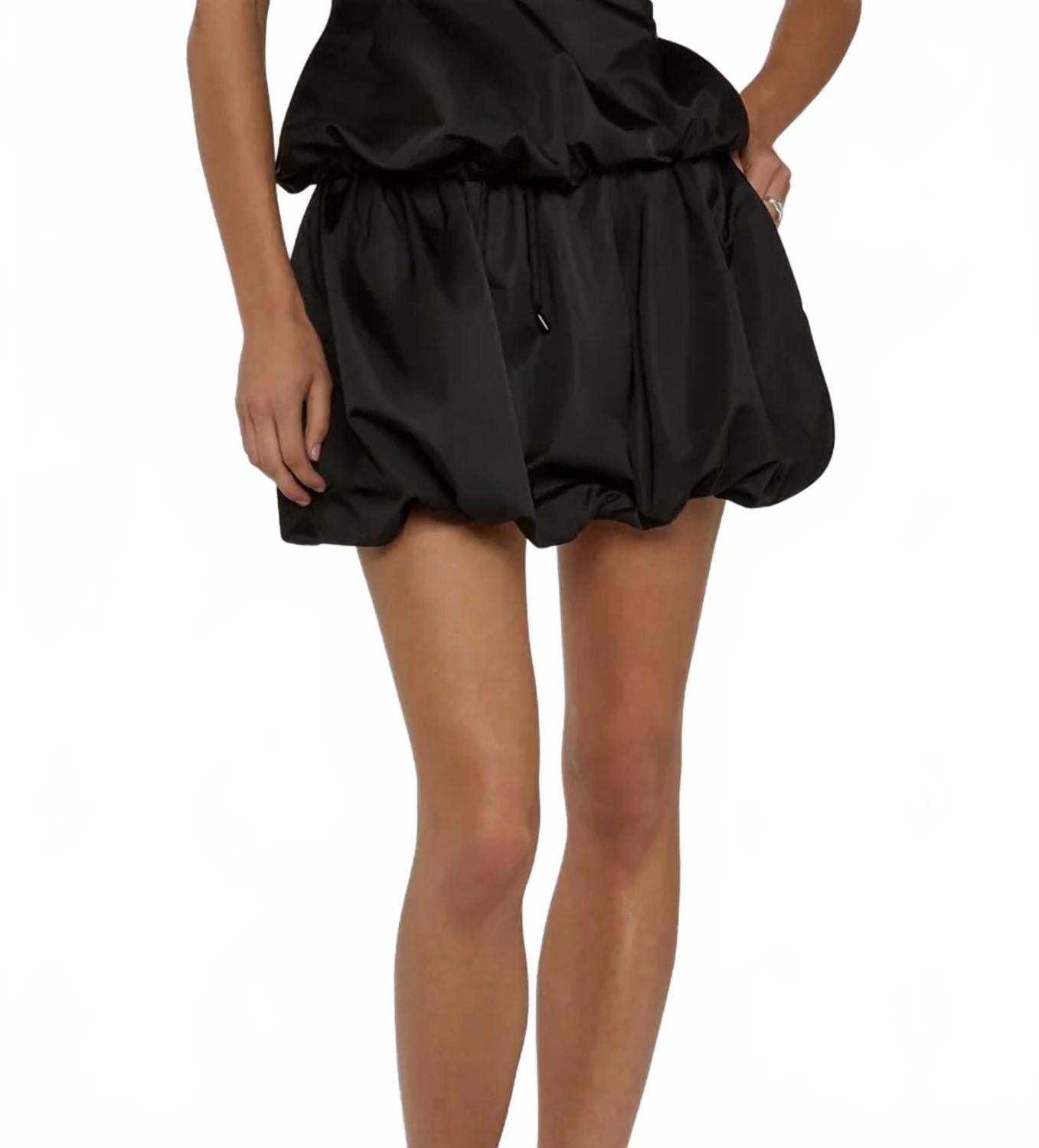 Мини-юбка-шар черного цвета Jasmine Elaine
Мини-юбка-шар черного цвета Jasmine Elaine