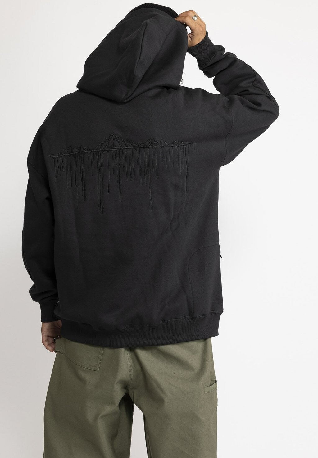 Толстовка с капюшоном TT B IGUCHI Volcom, черный
Толстовка с капюшоном TT B IGUCHI Volcom, черный