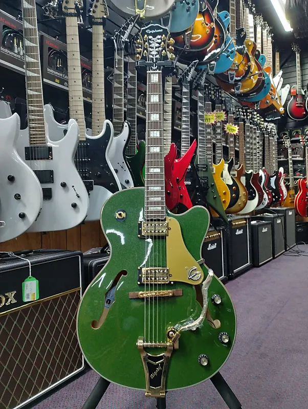 Электрогитара Epiphone Emperor Swingster
Электрогитара Epiphone Emperor Swingster