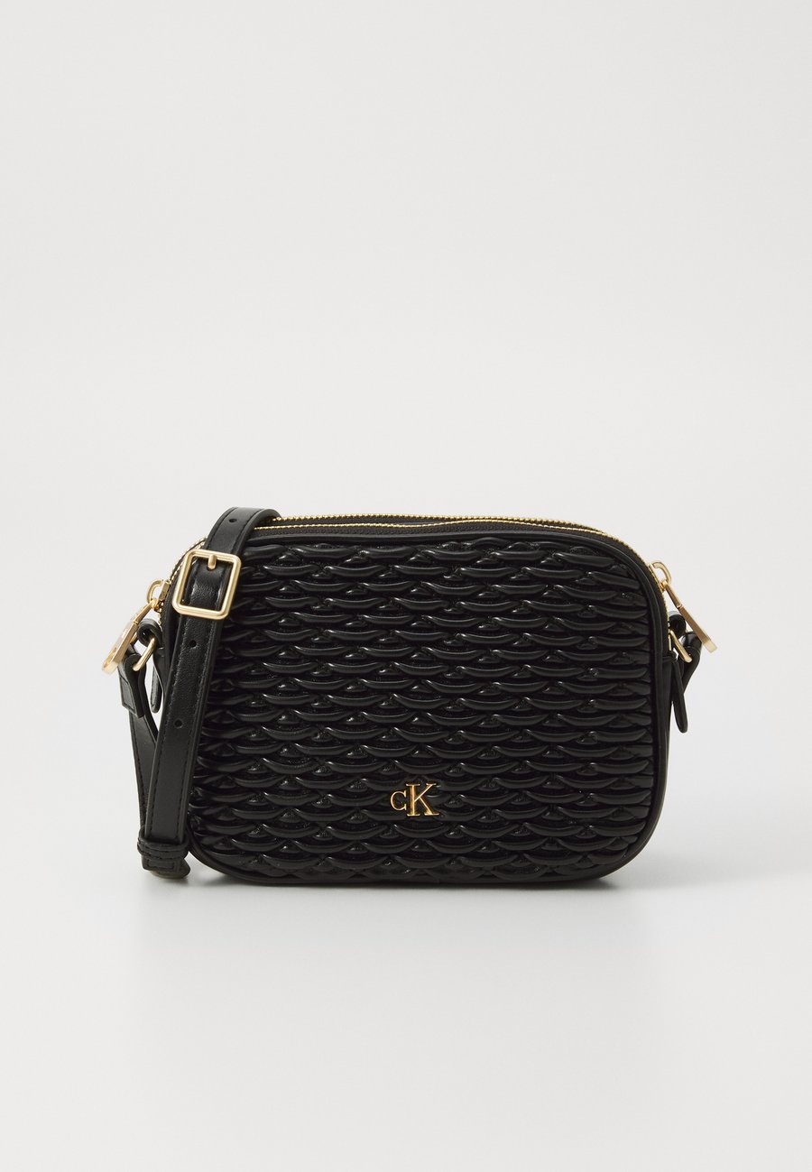 Сумка кросс-боди Calvin Klein PLEATED TEXTURE, Black
Сумка кросс-боди Calvin Klein PLEATED TEXTURE, Black