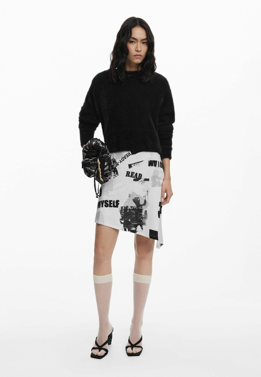 Платье Desigual 2-IN-1 NEWSPAPER, White
Платье Desigual 2-IN-1 NEWSPAPER, White