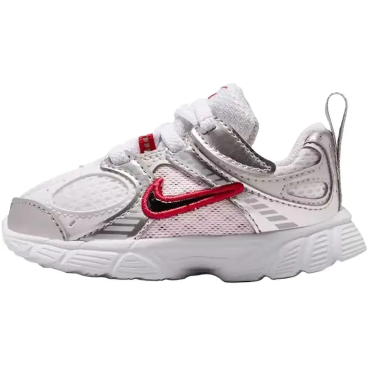 Nike V5 RNR низкие детские ботинки белые
Nike V5 RNR низкие детские ботинки белые