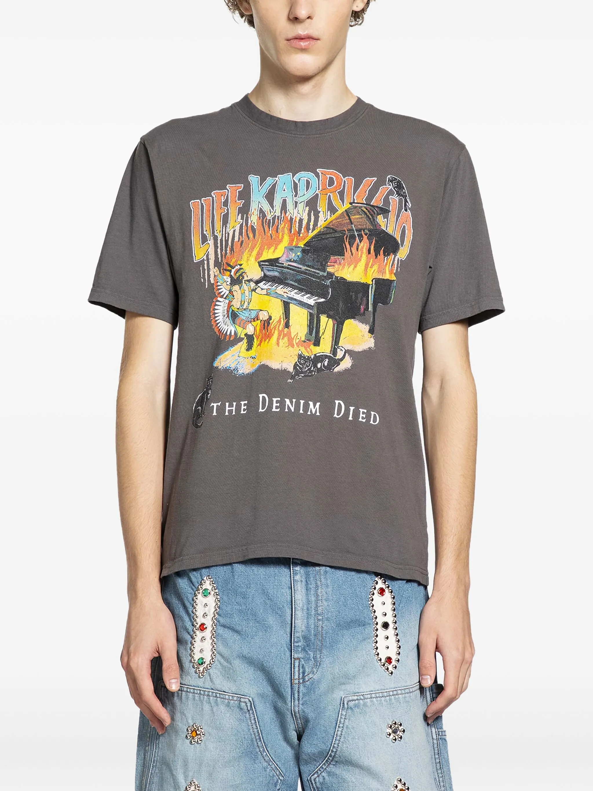 Футболка с графичным принтом Kapital, серый
Футболка с графичным принтом Kapital, серый