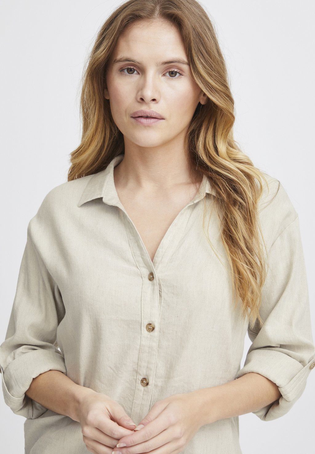 Блузка на пуговицах LUCA PULZ, бежевый
Блузка на пуговицах LUCA PULZ, бежевый