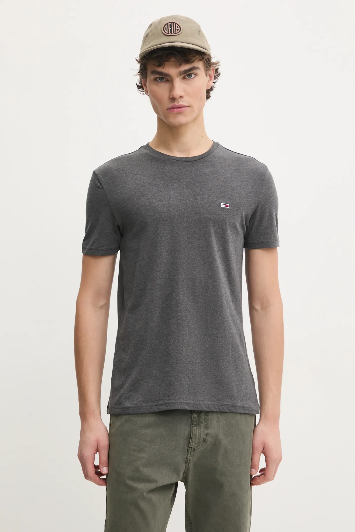 Футболка Tommy Jeans, серый 
Футболка Tommy Jeans, серый