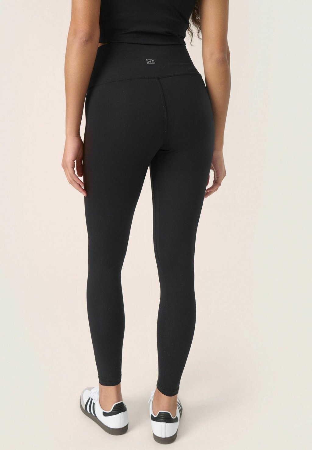 SLAlura Sports Soaked in Luxury, Леггинсы Soaked in Luxury, черный
SLAlura Sports Soaked in Luxury, Леггинсы Soaked in Luxury, черный