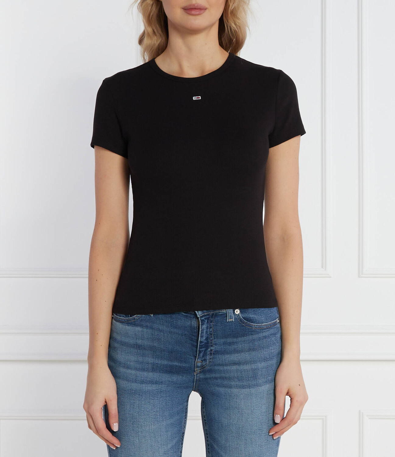 Футболка Tommy Jeans Slim Fit, черный
Футболка Tommy Jeans Slim Fit, черный