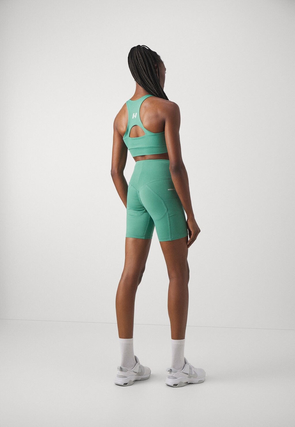 Леггинсы WOMENS BIKER SHORTS Nebbia, цвет green
Леггинсы WOMENS BIKER SHORTS Nebbia, цвет green