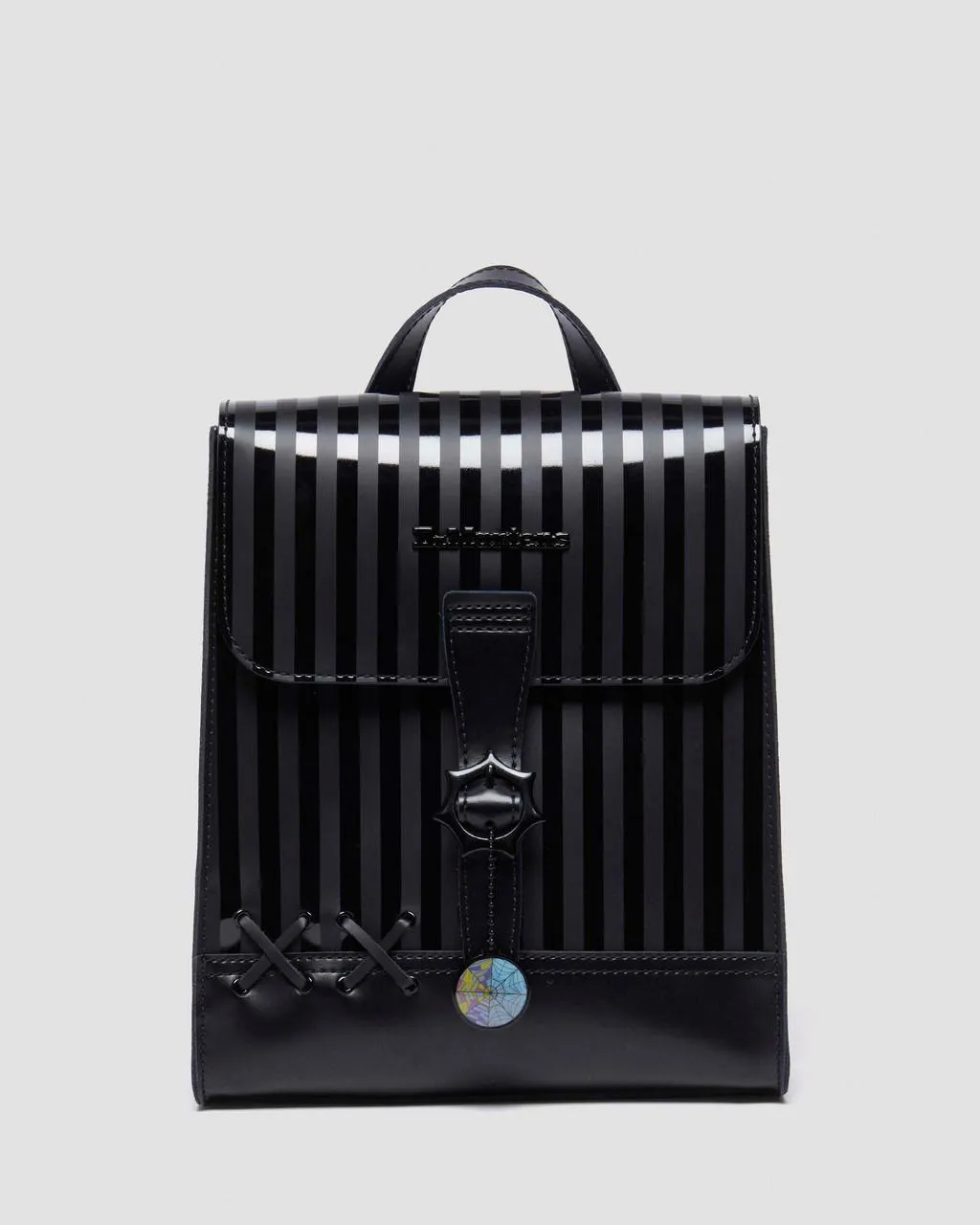 КОЖАНЫЙ МИНИ-РЮКЗАК Dr. Martens WEDNESDAY, цвет Black — Smooth+Kiev 
КОЖАНЫЙ МИНИ-РЮКЗАК Dr. Martens WEDNESDAY, цвет Black — Smooth+Kiev