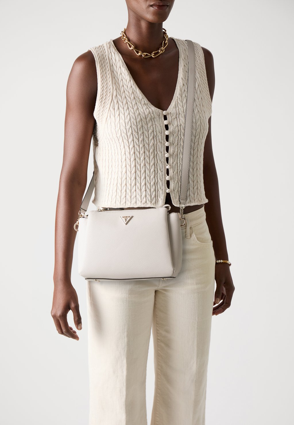 Сумка через плечо NOELLE II TRI COMP CROSSBODY - Across body bag Guess, кремовый 
Сумка через плечо NOELLE II TRI COMP CROSSBODY - Across body bag Guess, кремовый