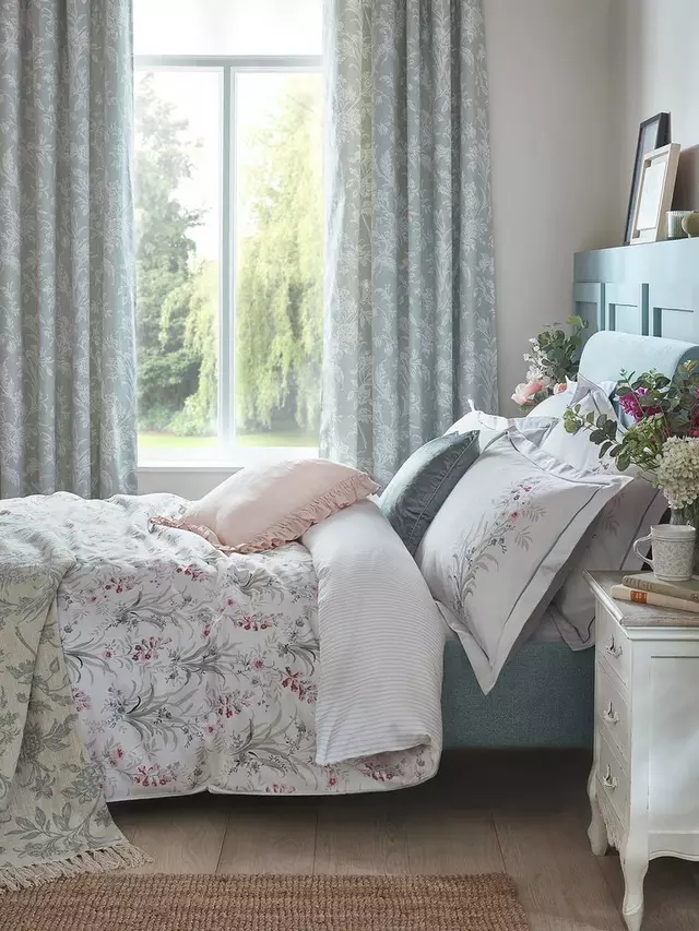 Комплект пододеяльников Laura Ashley Mosedale Posy 220 Thread Count Cotton Duvet
Комплект пододеяльников Laura Ashley Mosedale Posy 220 Thread Count Cotton Duvet