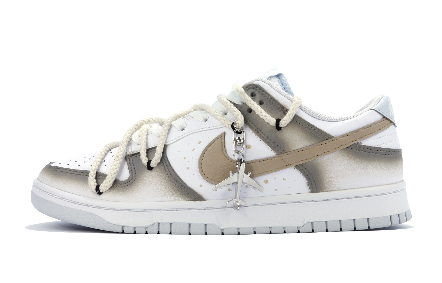 Кроссовки Nike Dunk Skateboarding Shoes Men Low-top White/Brown, цвет Earth Strata S23/Wonder White F21/Earth Strata S23
Кроссовки Nike Dunk Skateboarding Shoes Men Low-top White/Brown, цвет Earth Strata S23/Wonder White F21/Earth Strata S23