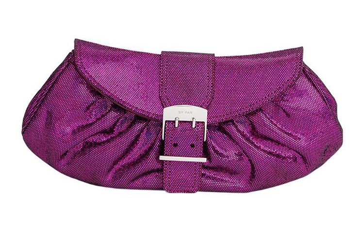 By Far Глянцевая металлизированная клатч
By Far Глянцевая металлизированная клатч