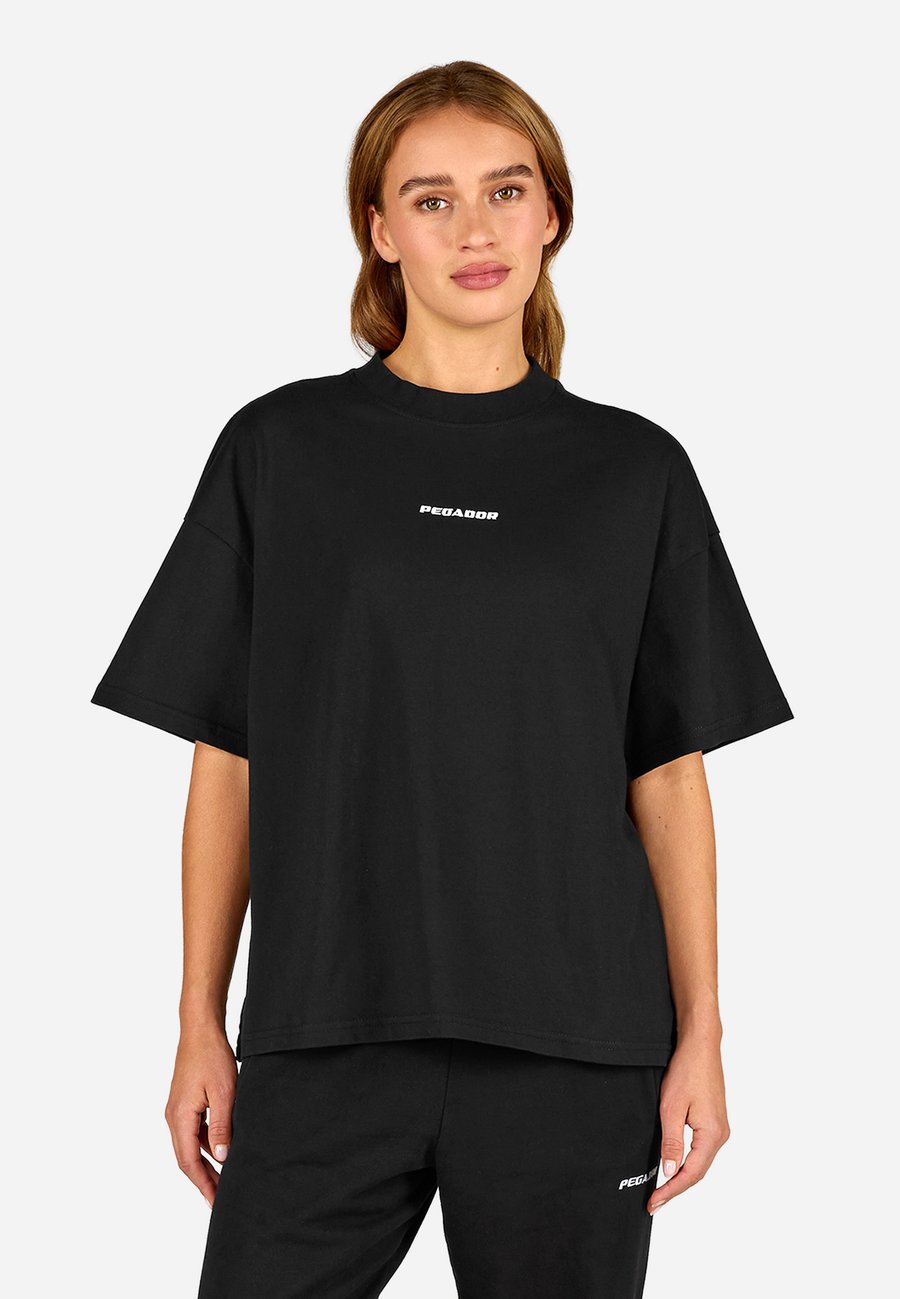 Футболка Pegador BRACY HEAVY OVERSIZED TEE, Black, Черный, Футболка Pegador BRACY HEAVY OVERSIZED TEE, Black
Футболка Pegador BRACY HEAVY OVERSIZED TEE, Black, Черный, Футболка Pegador BRACY HEAVY OVERSIZED TEE, Black