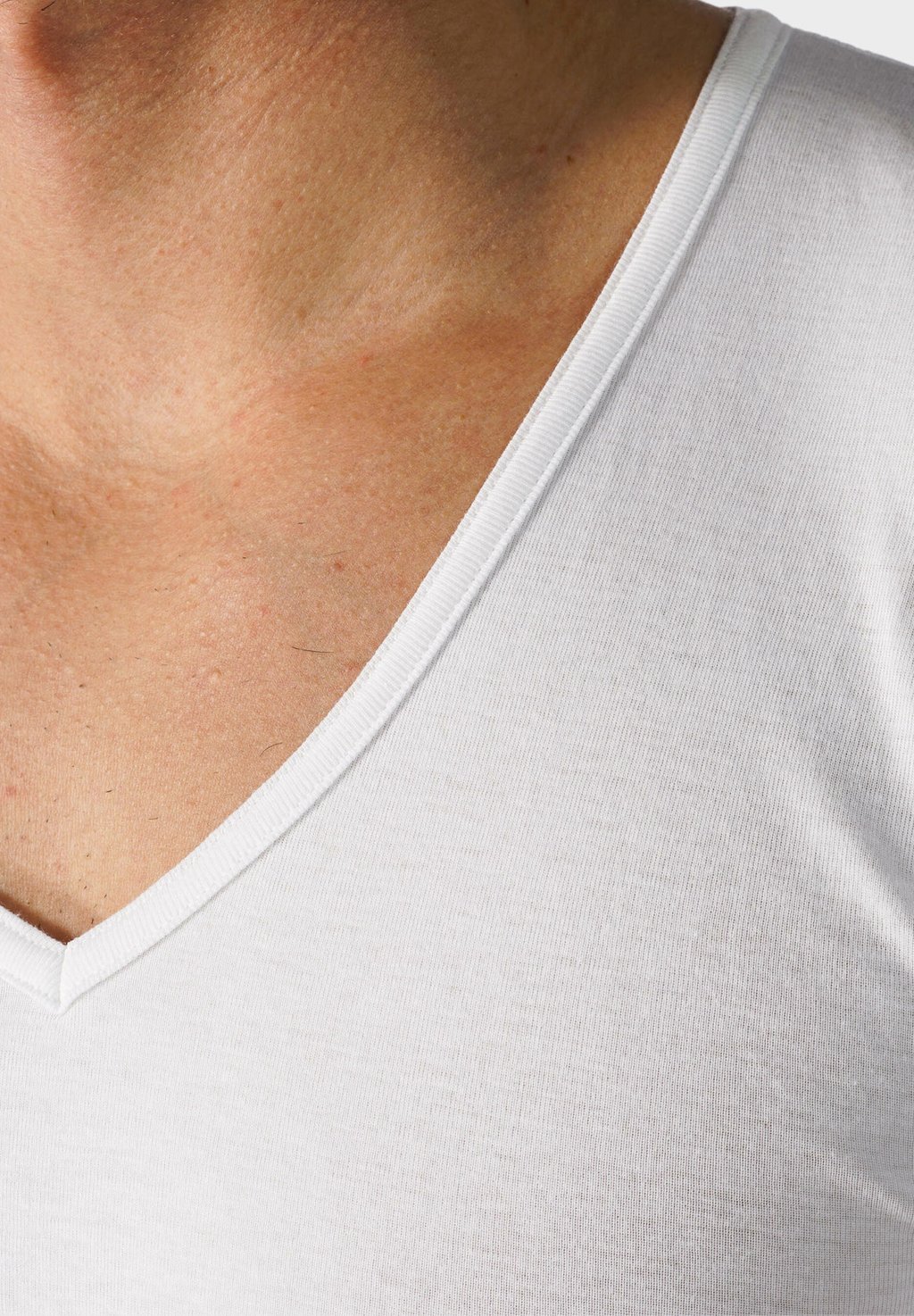 Базовый слой SHIRT V-NECK CASUAL COTTON mey, белый
Базовый слой SHIRT V-NECK CASUAL COTTON mey, белый