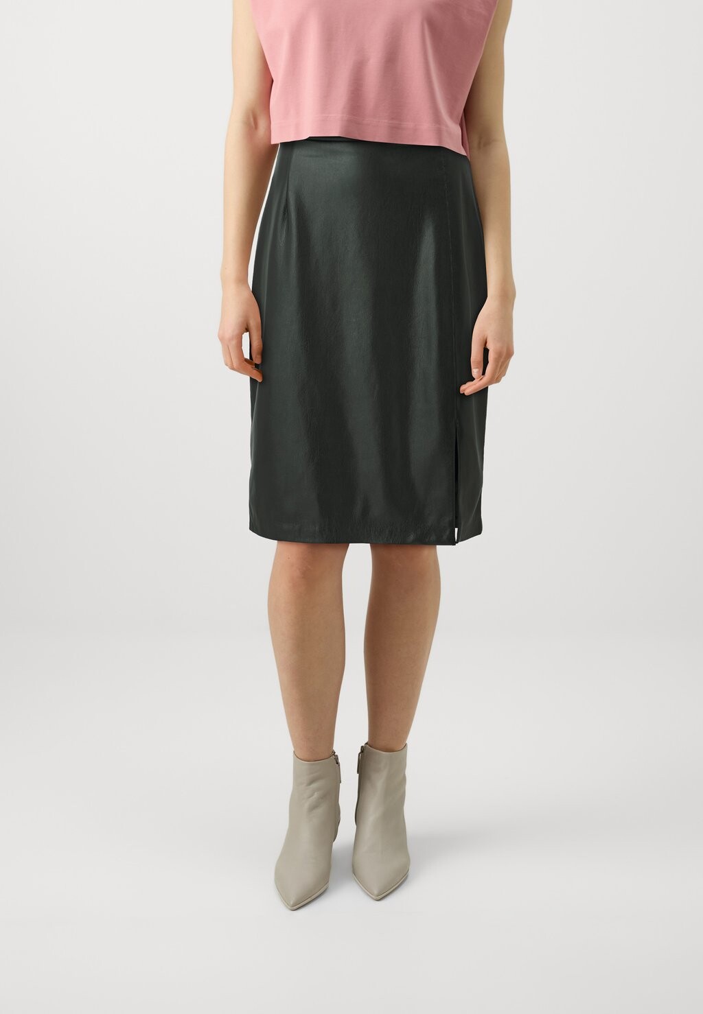 Юбка-карандаш NEW GIORGIA LONGUETT Guess, черный
Юбка-карандаш NEW GIORGIA LONGUETT Guess, черный