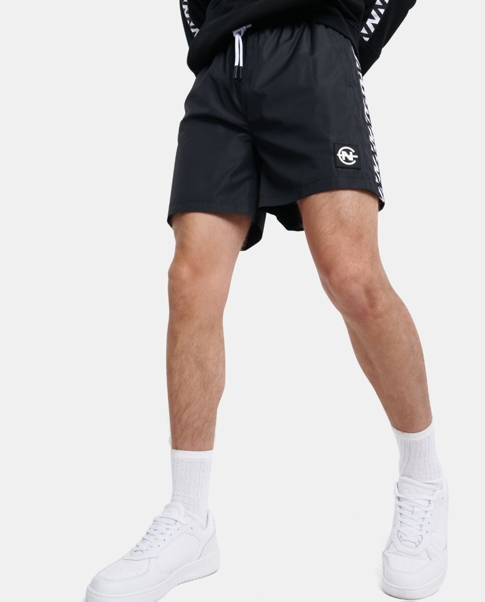 Мужские черные шорты-бермуды Nautica, черный
Мужские черные шорты-бермуды Nautica, черный