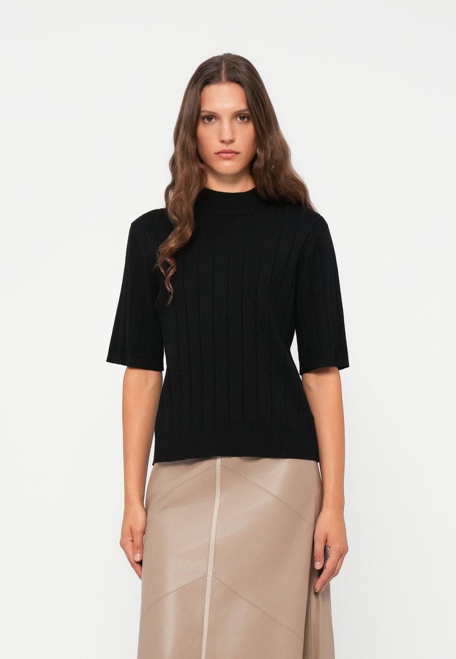 Джемпер Bruuns Bazaar ANEMONE GLADY, Black
Джемпер Bruuns Bazaar ANEMONE GLADY, Black