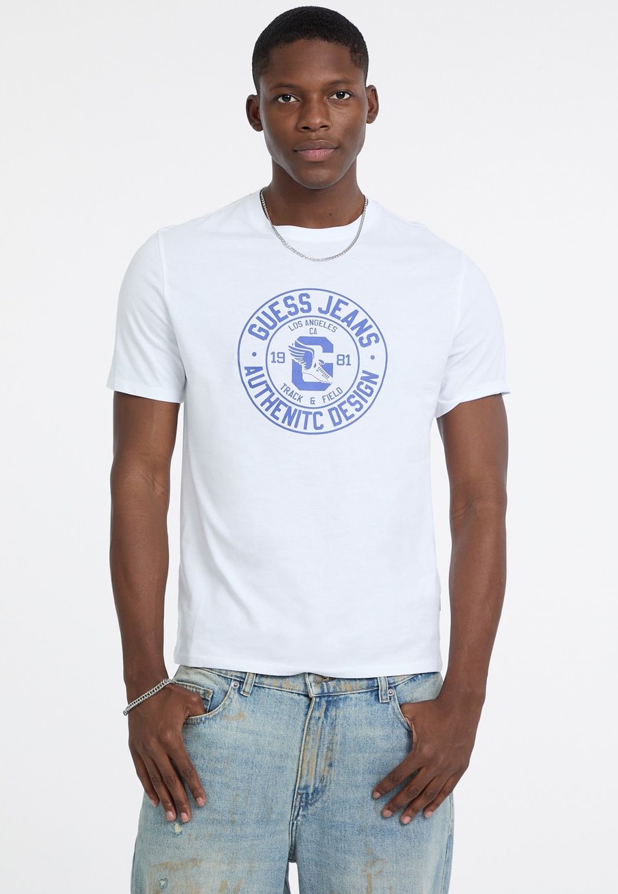 Футболка Guess Jeans BEDRUCKTES REGULAR FIT, Weiß/White
Футболка Guess Jeans BEDRUCKTES REGULAR FIT, Weiß/White