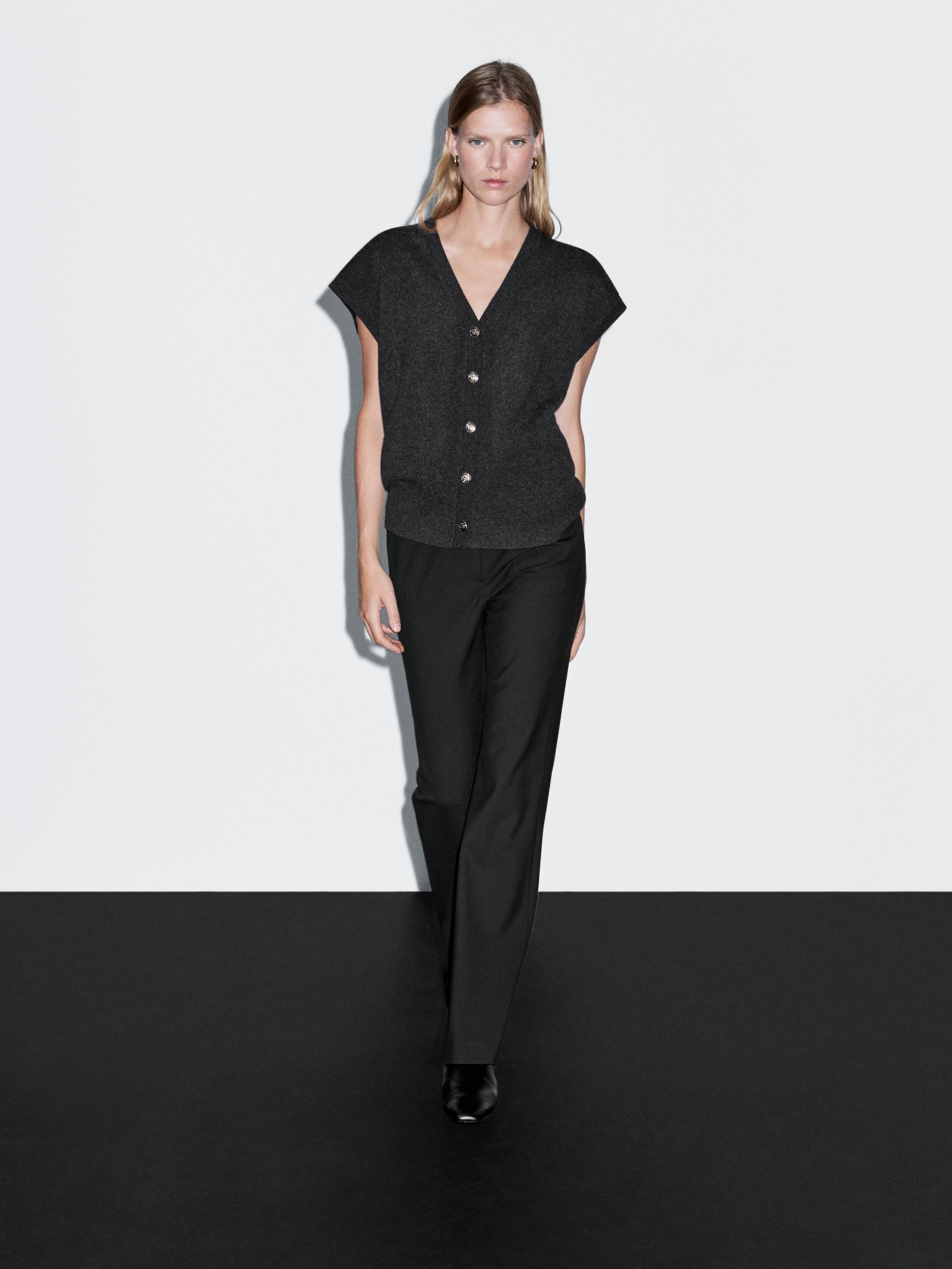 Вязаный жилет с золотыми пуговицами Massimo Dutti, антрацитово-серый
Вязаный жилет с золотыми пуговицами Massimo Dutti, антрацитово-серый