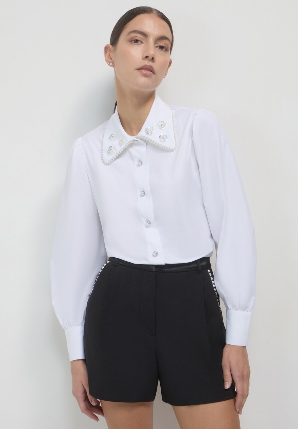 Блузка на пуговицах APPLICAZIONI COLLETTO Calliope, кремовый 
Блузка на пуговицах APPLICAZIONI COLLETTO Calliope, кремовый