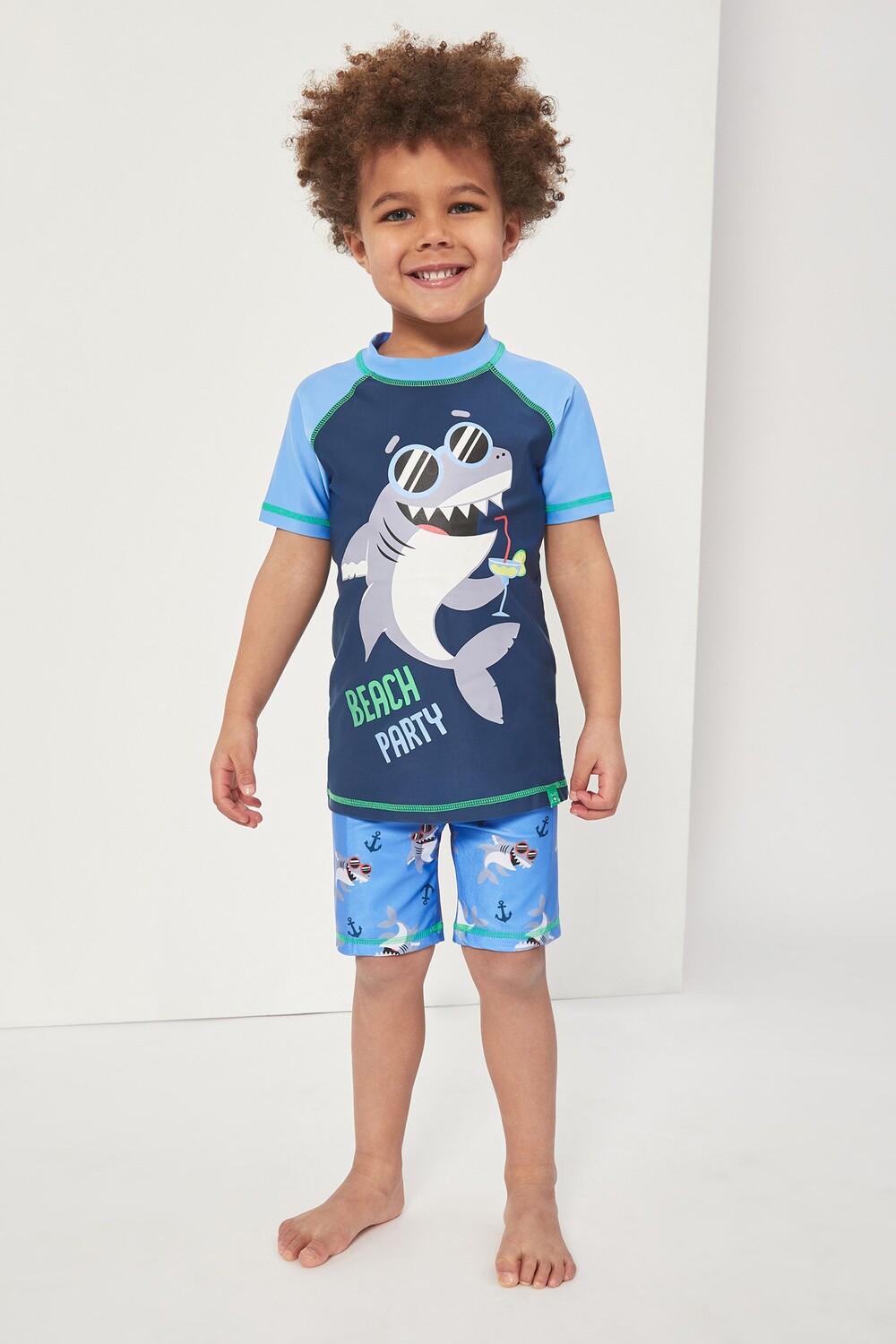 Раздельный купальник в морском стиле для мальчика с мотивом акулы Harry Bear, синий
Раздельный купальник в морском стиле для мальчика с мотивом акулы Harry Bear, синий