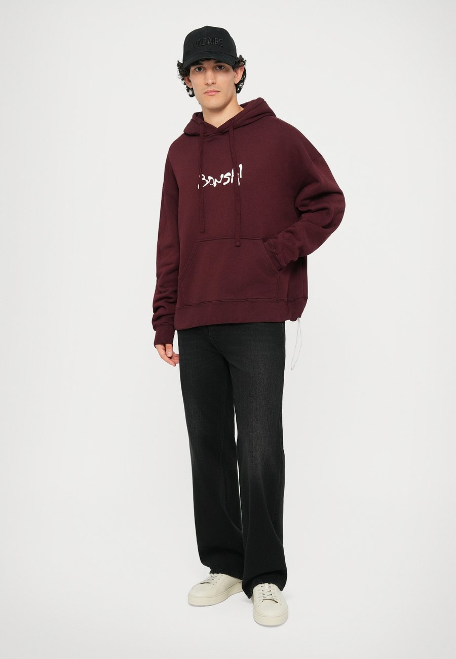 Толстовка Bonsai SEASONAL GRAPHIC CLASSIC HOODIE REGULAR FIT UNISEX, Burgundy/Bordeaux
Толстовка Bonsai SEASONAL GRAPHIC CLASSIC HOODIE REGULAR FIT UNISEX, Burgundy/Bordeaux