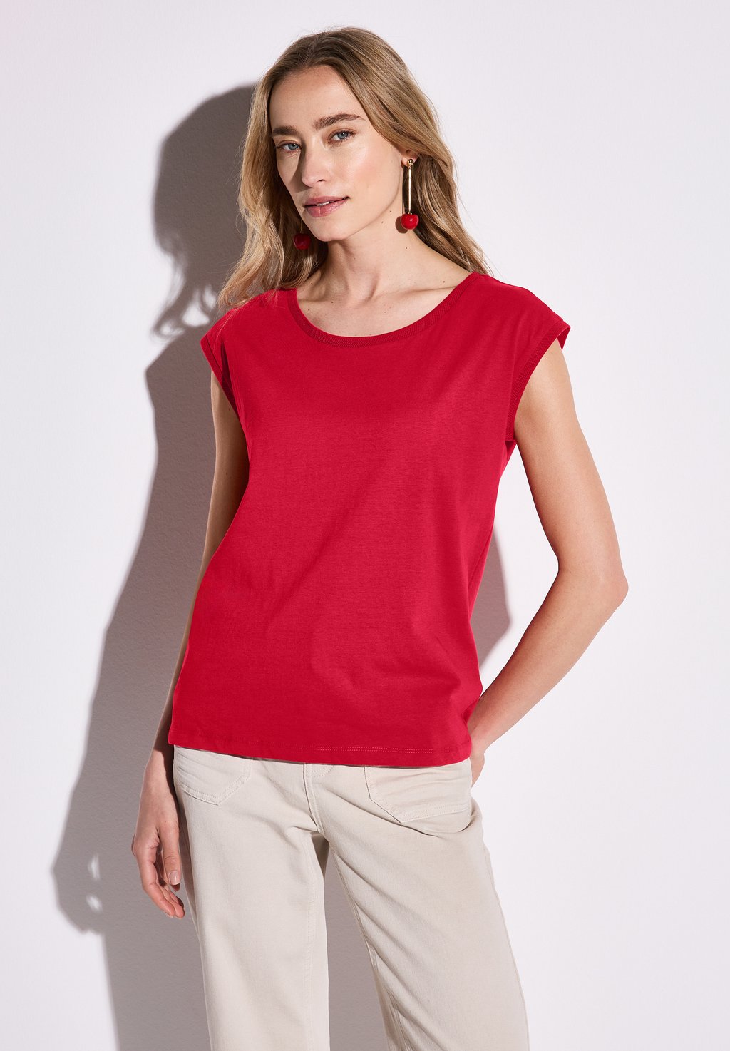 Базовая футболка Street One, красный
Базовая футболка Street One, красный