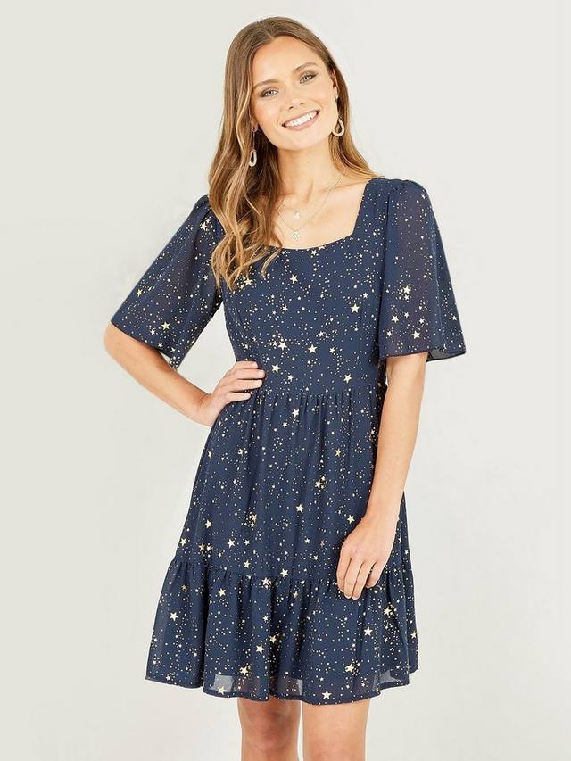 Платье с квадратным вырезом и звездным принтом Yumi, Navy
Платье с квадратным вырезом и звездным принтом Yumi, Navy