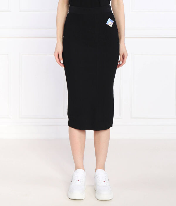 Юбка Armani Exchange миди облегающего кроя, черный
Юбка Armani Exchange миди облегающего кроя, черный