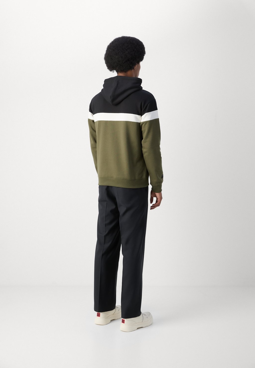 Толстовка с капюшоном INDICODE JEANS, черный
Толстовка с капюшоном INDICODE JEANS, черный