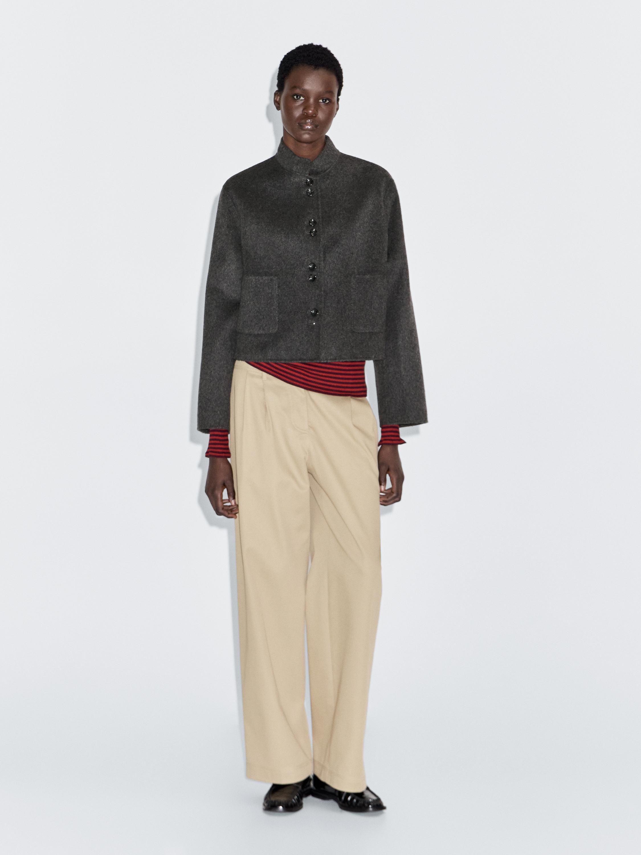 Короткий двубортный жакет из смесовой шерсти Massimo Dutti, темно-серый
Короткий двубортный жакет из смесовой шерсти Massimo Dutti, темно-серый