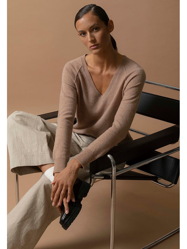 Кашемировый свитер Пенелопа бежевого цвета Perfect Cashmere
Кашемировый свитер Пенелопа бежевого цвета Perfect Cashmere