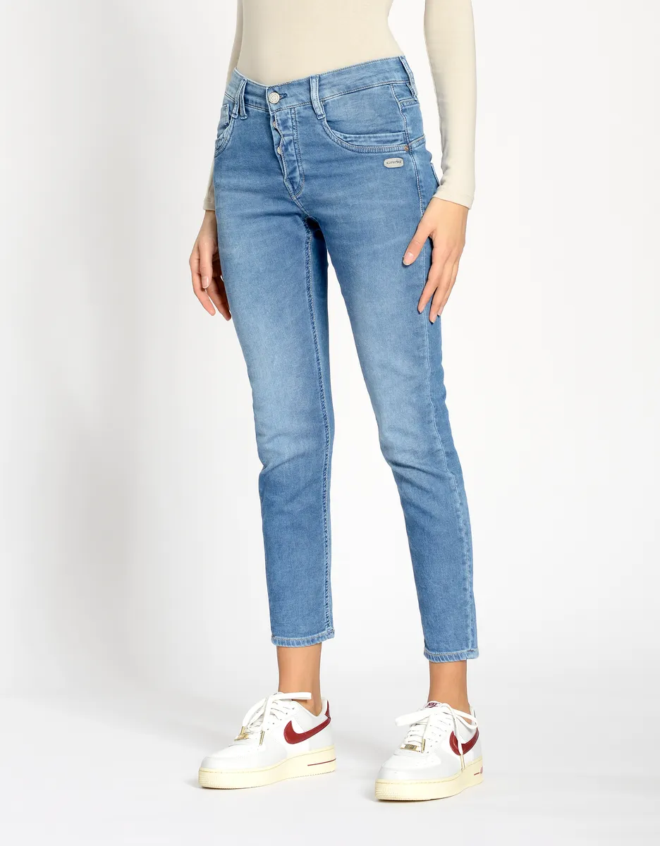 Джинсы с 5 карманами GANG "94GERDA", цвет Soft Midblue
Джинсы с 5 карманами GANG "94GERDA", цвет Soft Midblue