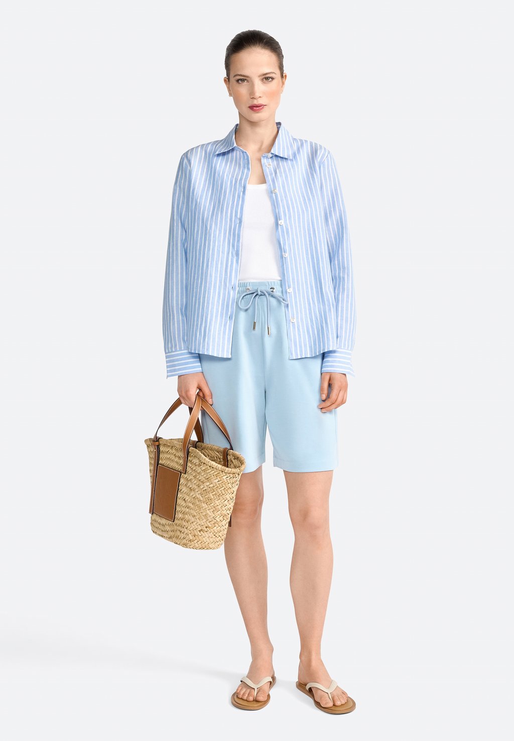 Шорты Tracksuit bottoms Rich & Royal, светло-голубой
Шорты Tracksuit bottoms Rich & Royal, светло-голубой