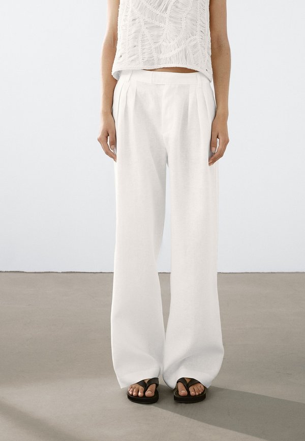 Брюки с тройными вытачками Massimo Dutti, белый
Брюки с тройными вытачками Massimo Dutti, белый