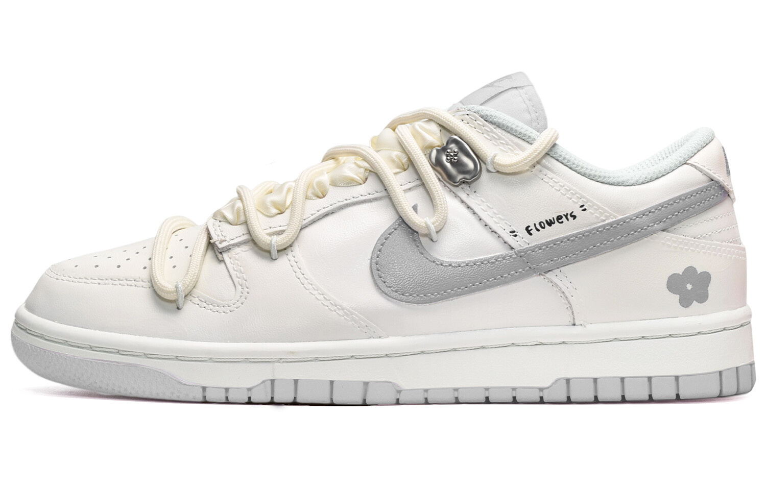 Кроссовки Nike Dunk, белый/серый 
Кроссовки Nike Dunk, белый/серый