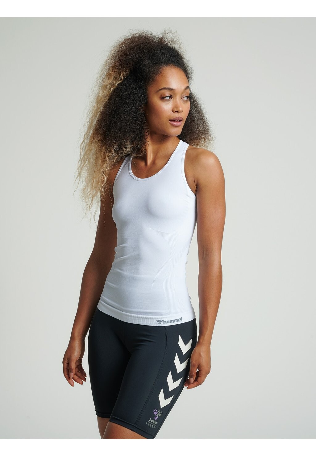 Спортивная футболка Hummel, белый
Спортивная футболка Hummel, белый