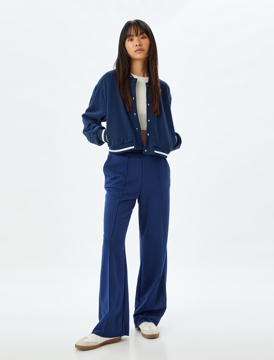 Толстовка с капюшоном на молнии Koton, темно-синий
Толстовка с капюшоном на молнии Koton, темно-синий