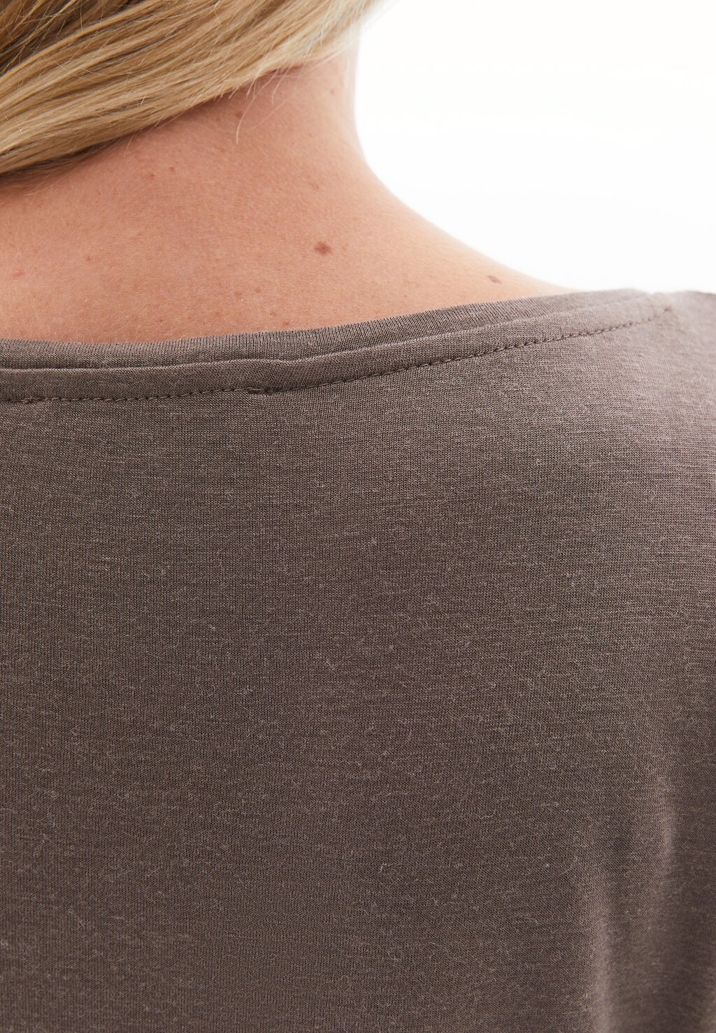 Топ с длинными рукавами MIT WEITEM AUSSCHNITT OXXO, коричневый
Топ с длинными рукавами MIT WEITEM AUSSCHNITT OXXO, коричневый