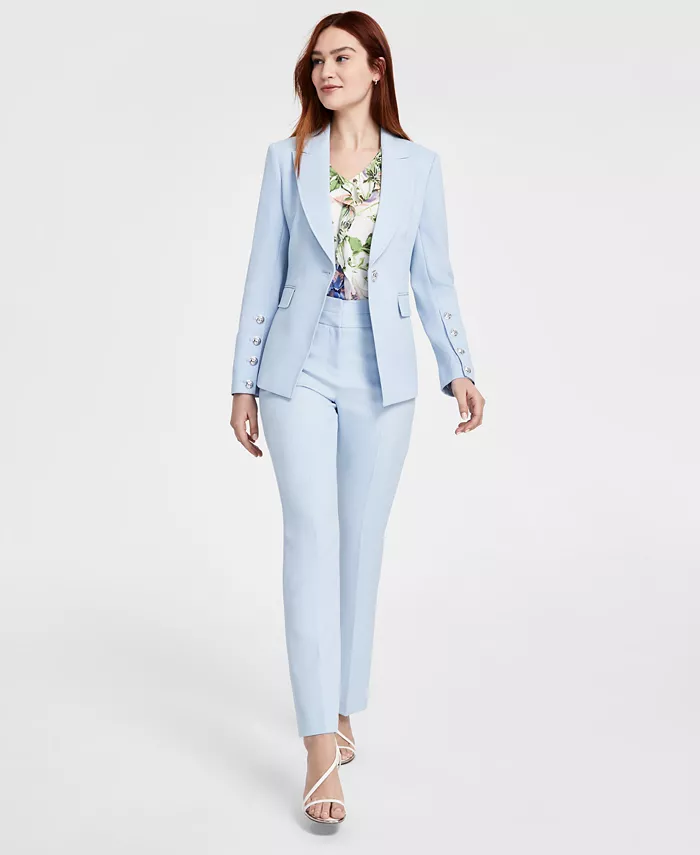 Женский твиловый блейзер на одной пуговице, топ с цветочным принтом и брюки-клеш Tahari ASL, синий
Женский твиловый блейзер на одной пуговице, топ с цветочным принтом и брюки-клеш Tahari ASL, синий