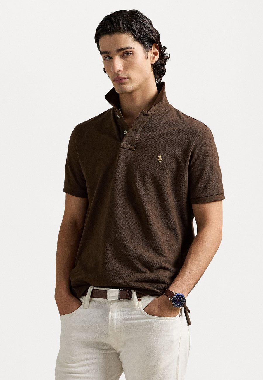 Поло Polo Ralph Lauren THE ICONIC MESH POLO SHIRT, Nutmeg Brown/Light Brown
Поло Polo Ralph Lauren THE ICONIC MESH POLO SHIRT, Nutmeg Brown/Light Brown
