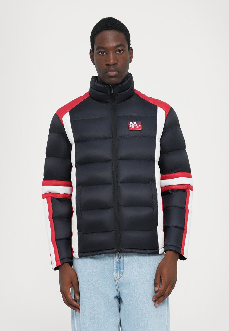 Куртка Armani Exchange Down jacket, Deep Navy/Haute Red/Off White/Blue
Куртка Armani Exchange Down jacket, Deep Navy/Haute Red/Off White/Blue