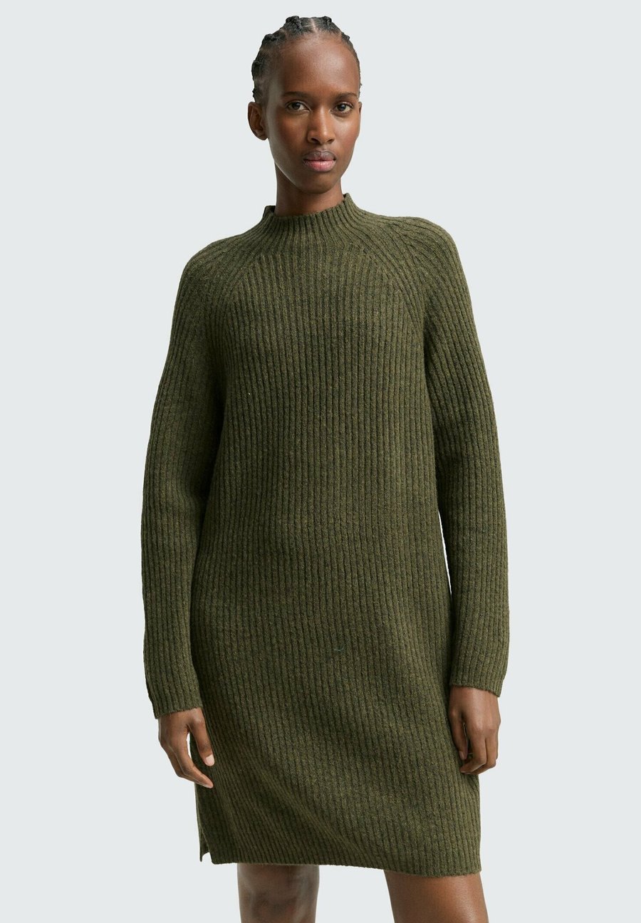 Платье TOM TAILOR DENIM MIDI-MIT STEHKRAGEN, Grape Leaf Green Melange/Dark Green
Платье TOM TAILOR DENIM MIDI-MIT STEHKRAGEN, Grape Leaf Green Melange/Dark Green