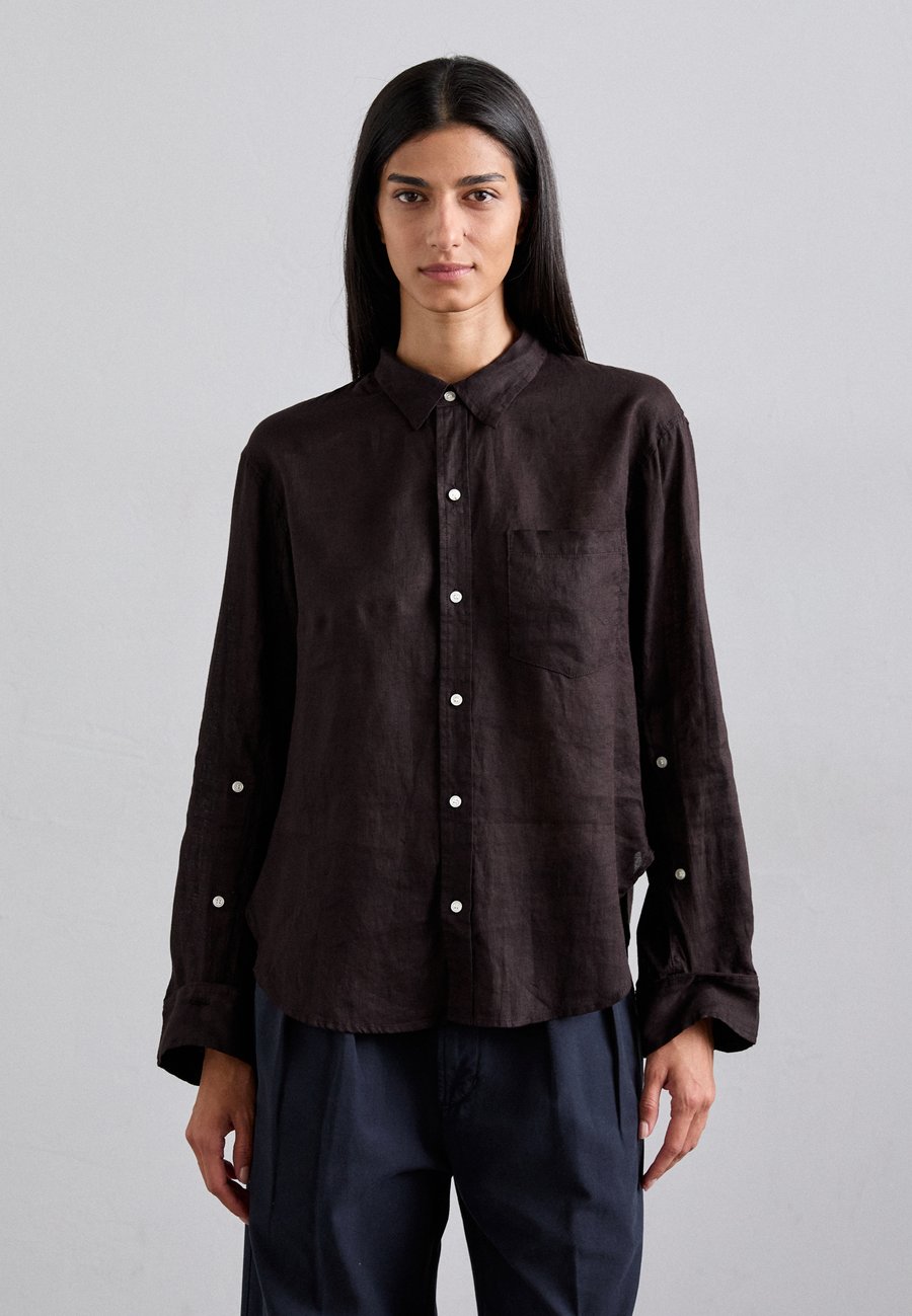 Блуза Citizens of Humanity KAYLA SHRUNKEN, Chocolate/Dark Brown
Блуза Citizens of Humanity KAYLA SHRUNKEN, Chocolate/Dark Brown