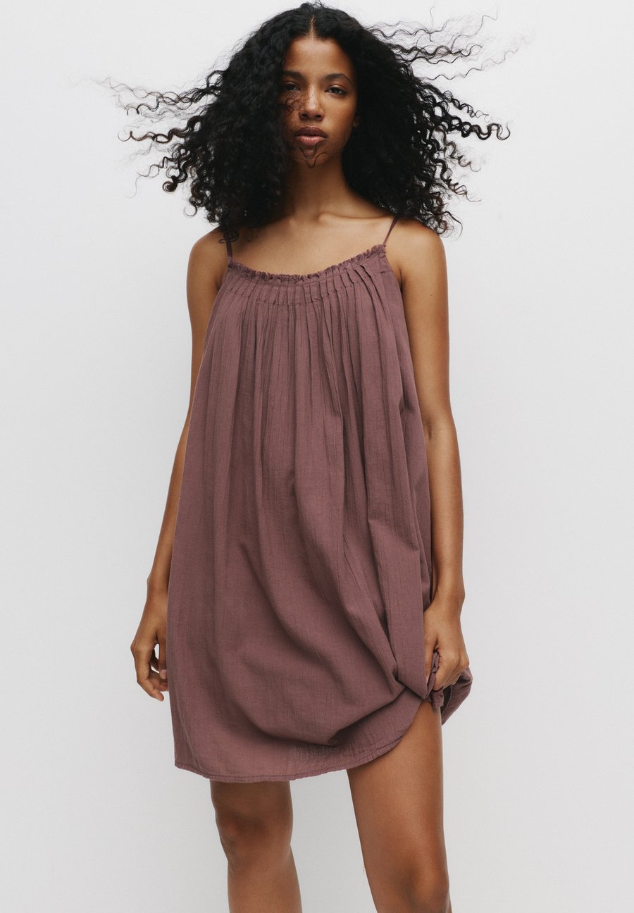 Платье PULL&BEAR RUSTIC, Light Brown
Платье PULL&BEAR RUSTIC, Light Brown