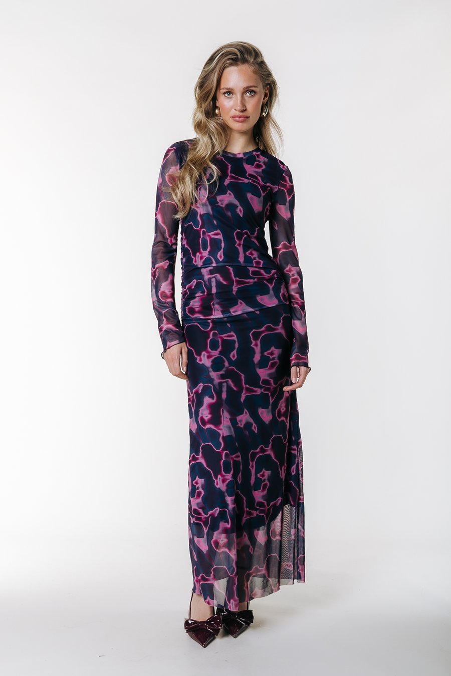 Платье Colourful Rebel MAUDE LIQUID SWIRL LONGSLEEVE MAXI DRESS, Multi-Coloured
Платье Colourful Rebel MAUDE LIQUID SWIRL LONGSLEEVE MAXI DRESS, Multi-Coloured