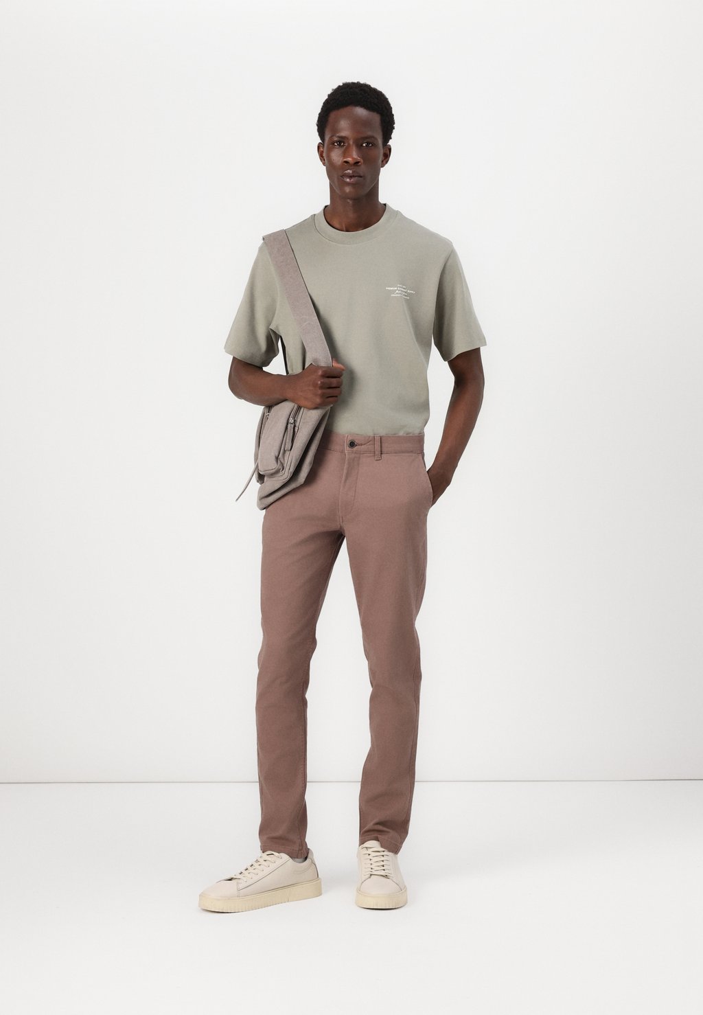 Чиносы JJIMARCO JJDAVE 2 PACK Jack & Jones, серо-коричневый
Чиносы JJIMARCO JJDAVE 2 PACK Jack & Jones, серо-коричневый