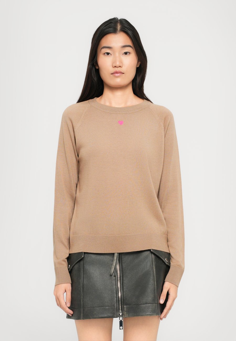Джемпер MAX&Co. DOBERMAN, Kamel/Camel
Джемпер MAX&Co. DOBERMAN, Kamel/Camel