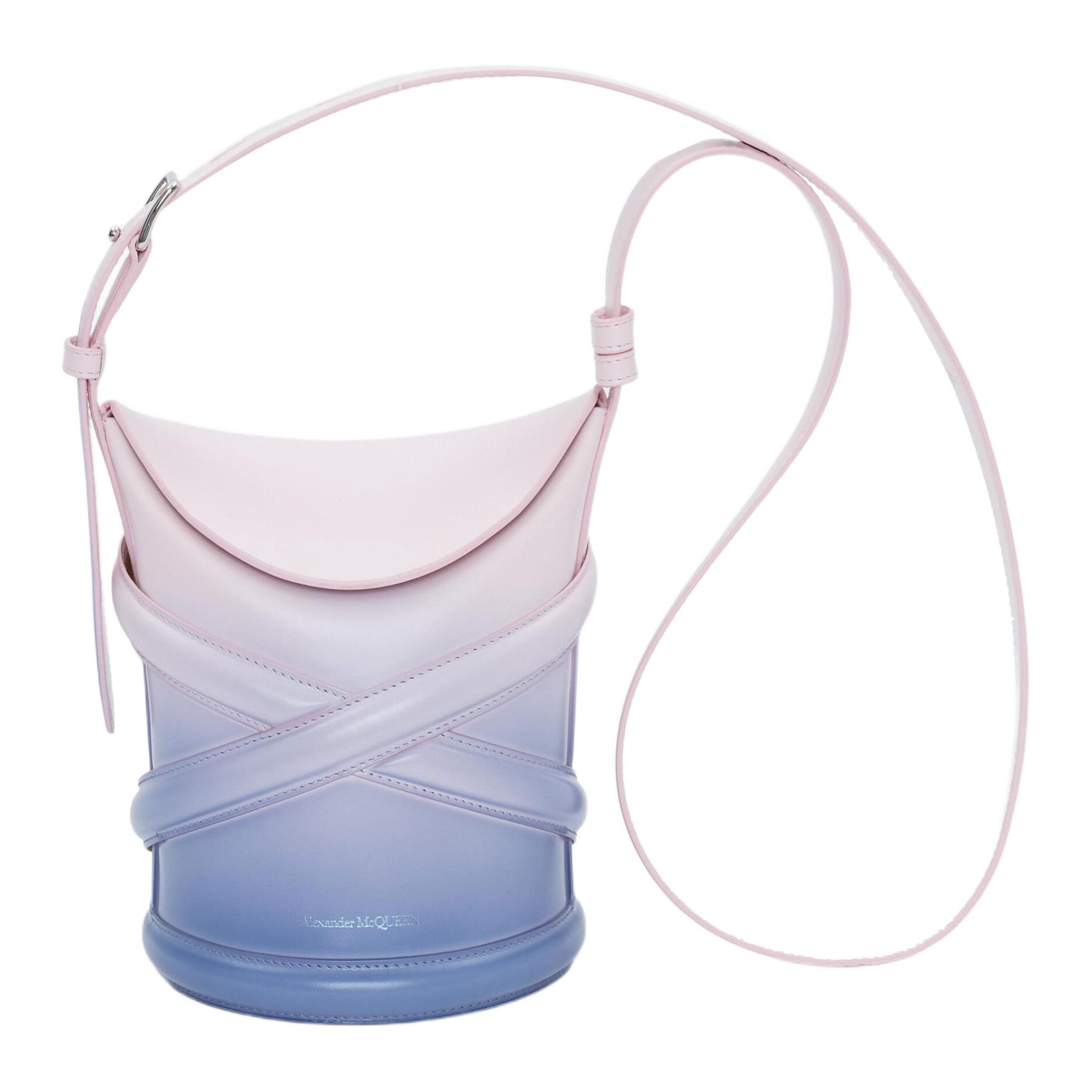 Alexander McQueen Сумка-ведро из коровьей кожи
Alexander McQueen Сумка-ведро из коровьей кожи